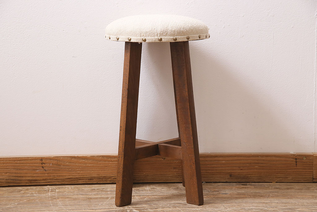 アンティーク家具　昭和初期　ブナ材　昭和レトロな雰囲気が魅力のスツール(木製チェア、丸椅子)(R-046298)