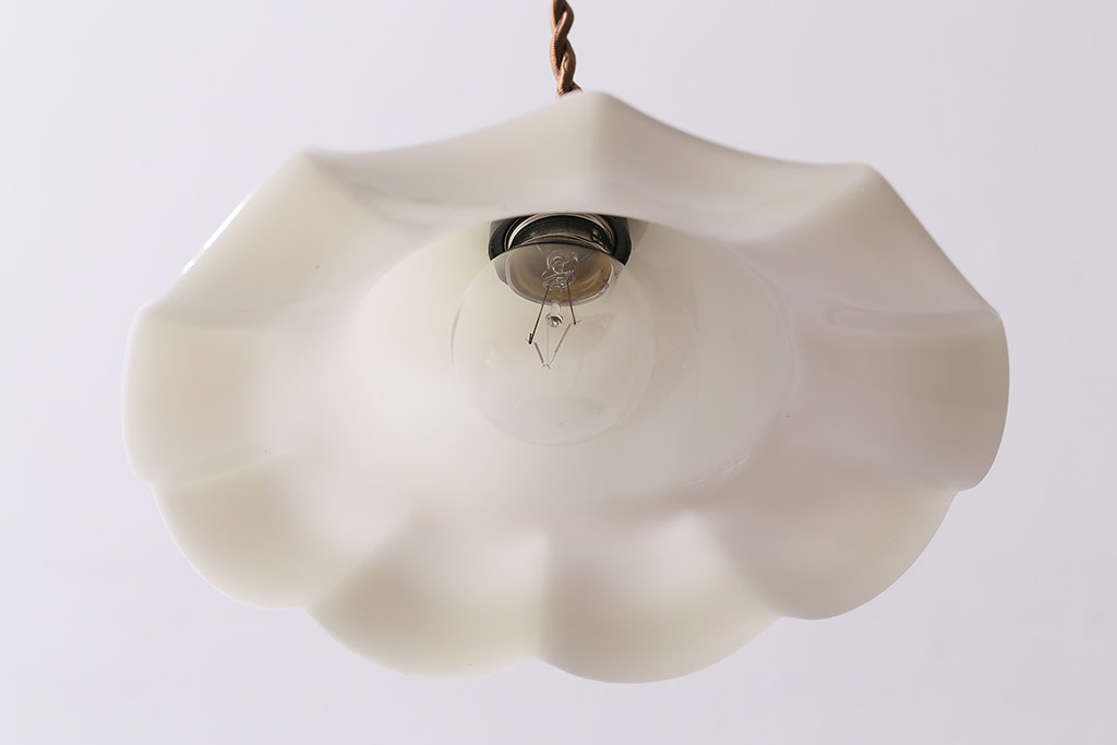 ヴィンテージ照明　イギリスビンテージ　可愛らしいフリルシェードのペンダントライト(ランプシェード、天井照明)(R-046327)