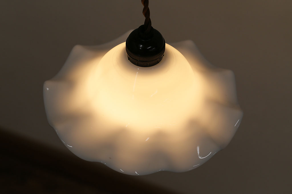 ヴィンテージ照明　イギリスビンテージ　可愛らしいフリルシェードのペンダントライト(ランプシェード、天井照明)(R-046330)