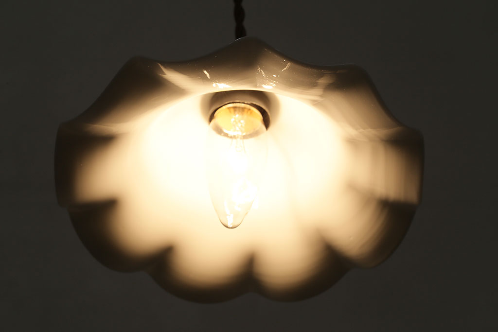 ヴィンテージ照明　イギリスビンテージ　可愛らしいフリルシェードのペンダントライト(ランプシェード、天井照明)(R-046330)