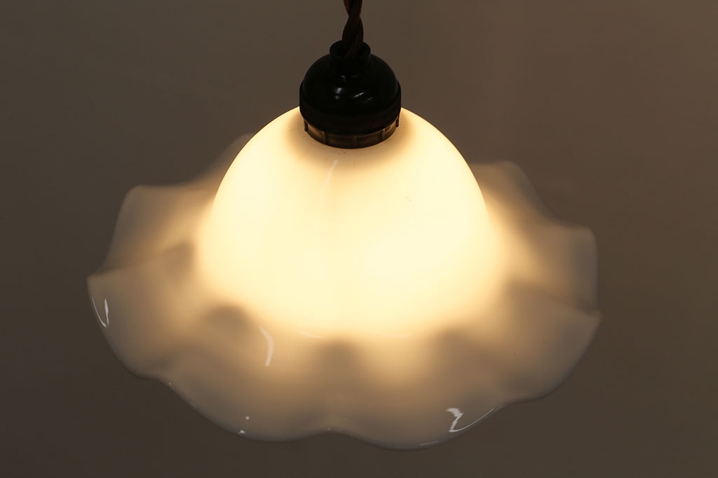ヴィンテージ照明　イギリスビンテージ　可愛らしいフリルシェードのペンダントライト(ランプシェード、天井照明)(R-046331)