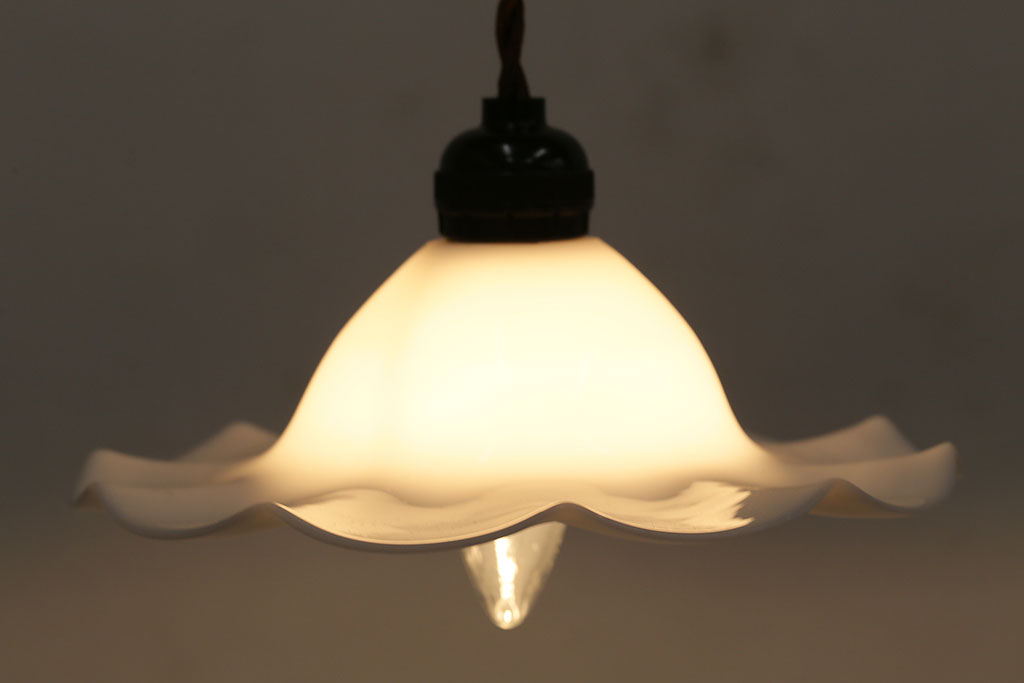 ヴィンテージ照明　イギリスビンテージ　可愛らしいフリルシェードのペンダントライト(ランプシェード、天井照明)(R-046337)