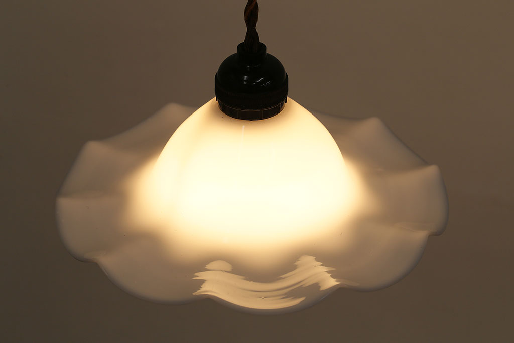 ヴィンテージ照明　イギリスビンテージ　可愛らしいフリルシェードのペンダントライト(ランプシェード、天井照明)(R-046337)