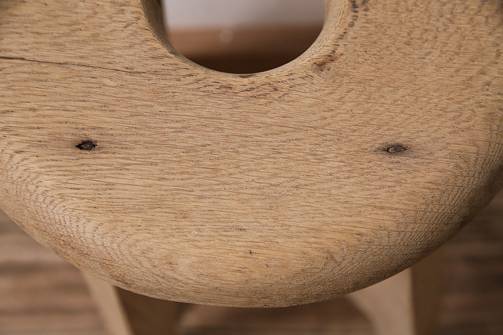 レトロ家具　ストリップド(剥離)　ナラ材　木の質感が味わい深い木製スツール(椅子、花台)(R-046430)