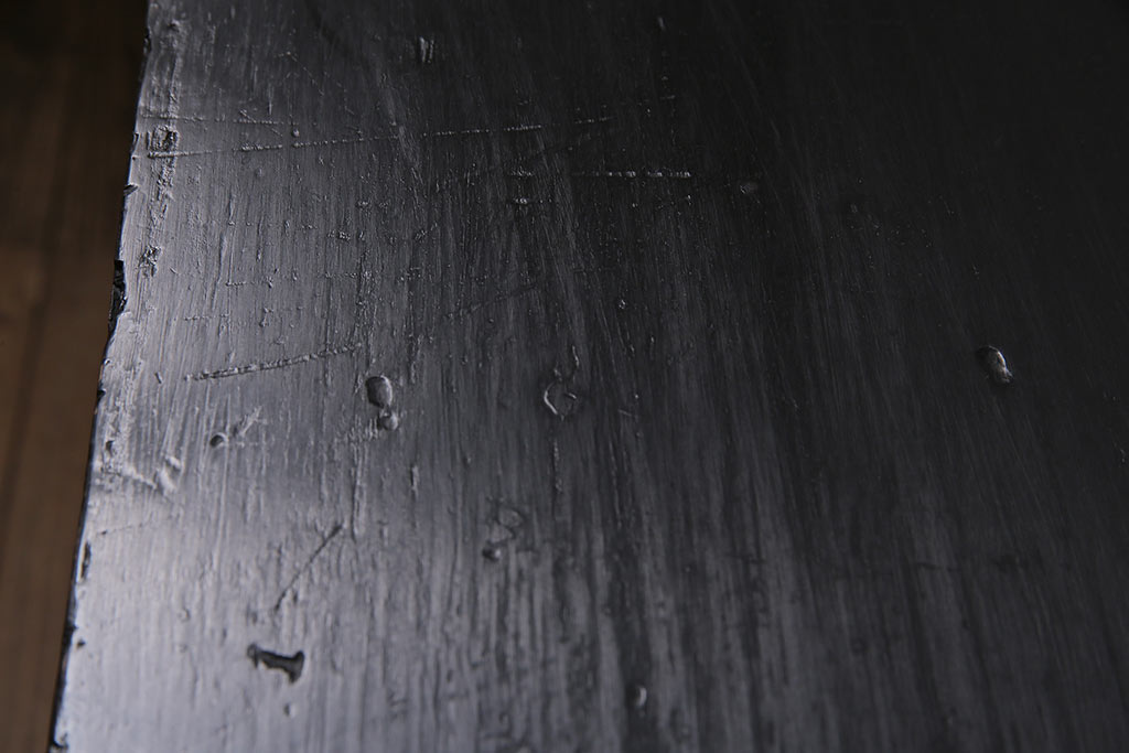 ビンテージ家具　昭和レトロ　桐材　黒の塗装と細身の引手がモダンな小箪笥(帳場箪笥、和タンス)(R-046438)