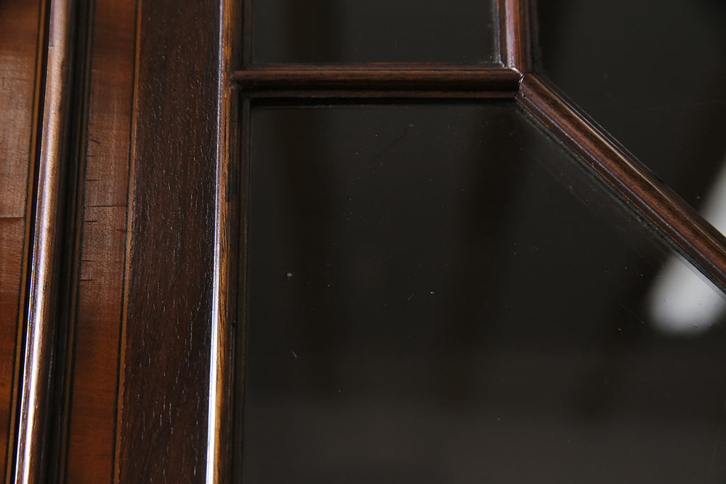 アンティーク家具　イギリス　マホガニー材　象嵌入り　上品な佇まいのライティングビューロー(ビューローブックケース、簿記机、在宅ワーク、在宅用収納棚、本箱、ワークデスク)(R-046439)