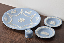 ウェッジウッド　WEDGWOOD　ジャスパー4点(プレート、小物入れ、小皿、大皿、洋食器)(R-046477)