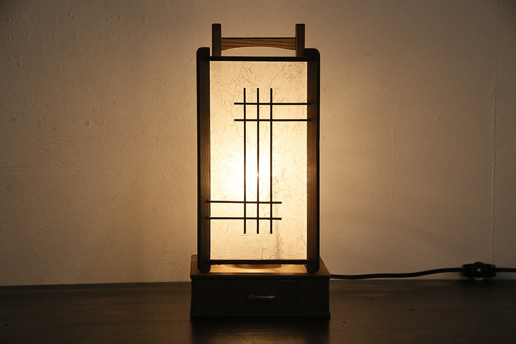 ビンテージ照明　和紙が貼られた情緒漂うスタンドライト(間接照明、テーブルライト、行灯、行燈)(R-046500)