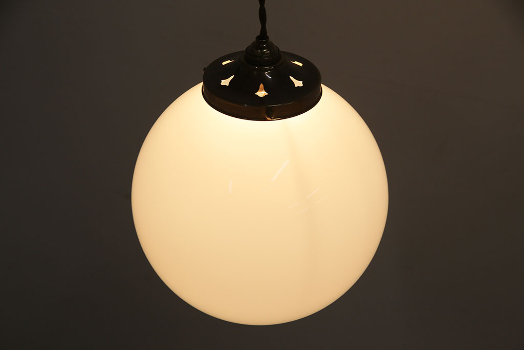 アンティーク照明　昭和中期　シンプルな球体の天井照明(吊り下げ照明、ペンダントライト)(R-046502)