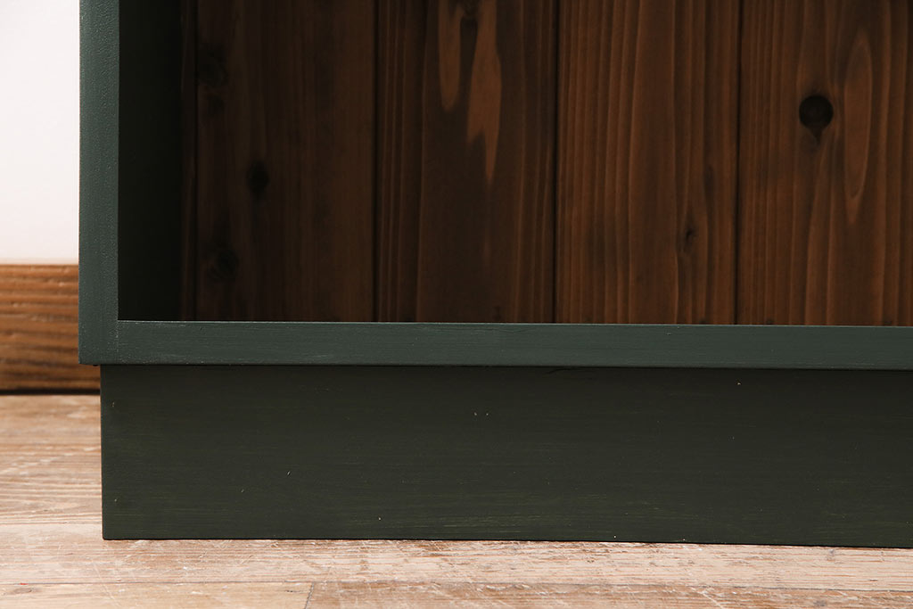 ラフジュ工房オリジナル　ペイント家具　古材使用　シックな雰囲気の薄型ブックシェルフ(収納棚、本棚、ウッドシェルフ)(R-046507)