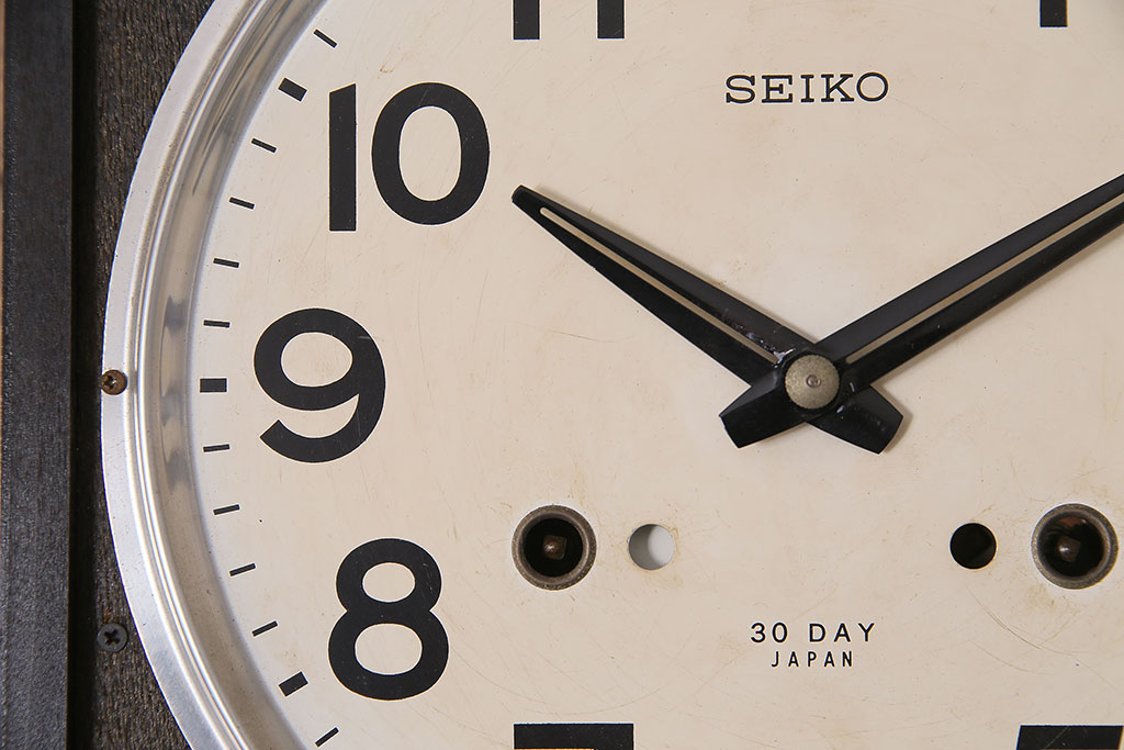 アンティーク時計　昭和中期　SEIKO(セイコー)　ゼンマイ式　カレンダー付き　30DAY　渋いデザインの掛け時計(柱時計、振り子時計)(R-046512)