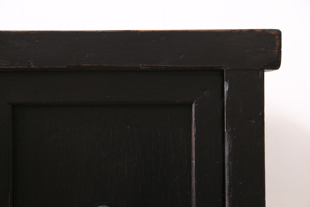 アンティーク家具　昭和初期　ペイント　脚付き　落ち着いた色合いが魅力の戸棚(収納棚、食器棚)(R-046537)