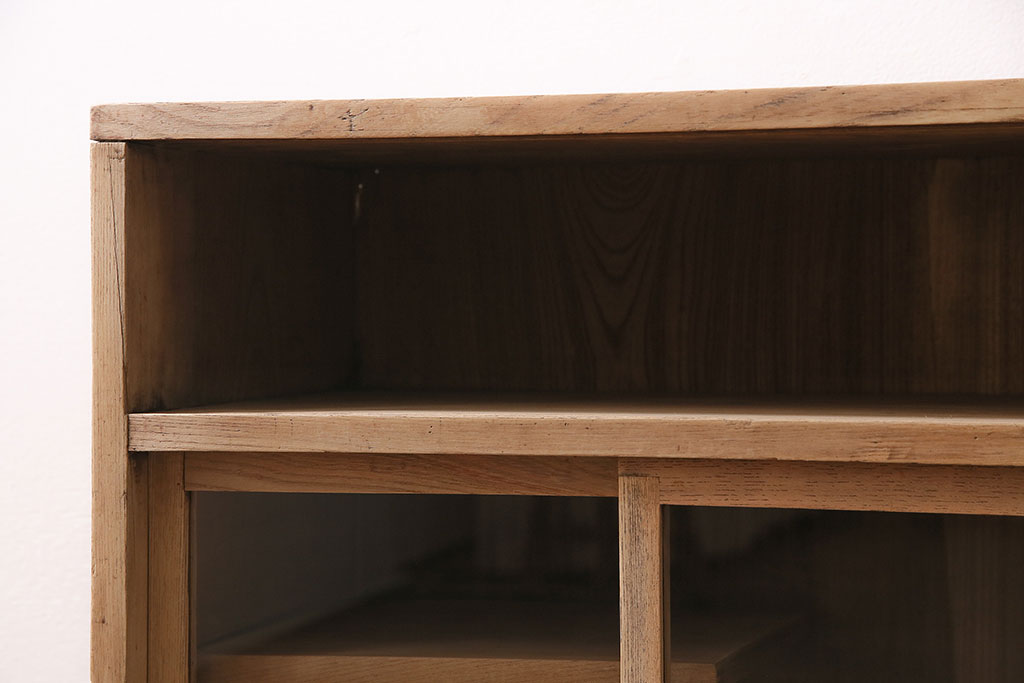 アンティーク家具　昭和初期　ストリップド(剥離)　味のある木肌が魅力の茶箪笥(飾り棚、収納棚)(R-046588)