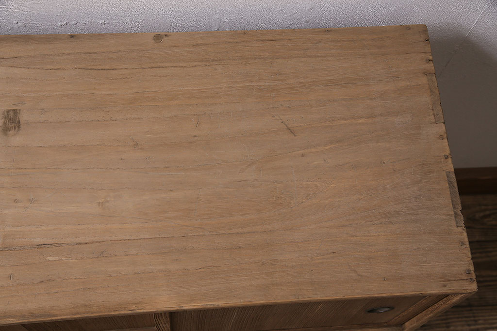 アンティーク家具　昭和初期　ストリップド(剥離)　桐材　可愛らしいサイズ感が魅力の小タンス(戸棚、収納棚、チェスト)(R-046589)