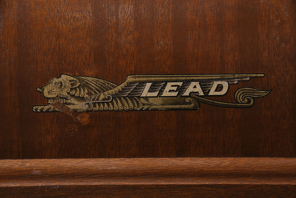 アンティーク雑貨　昭和レトロ　LEAD(リード)社　カバー付き　ディスプレイにおすすめの古い手回しミシン(ディスプレイ雑貨)(R-046591)