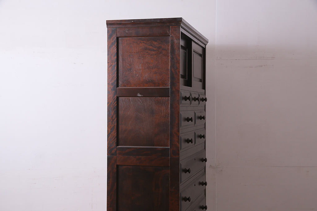 中古 北海道民芸家具 #530 和洋どちらのお部屋にも馴染みやすい戸棚