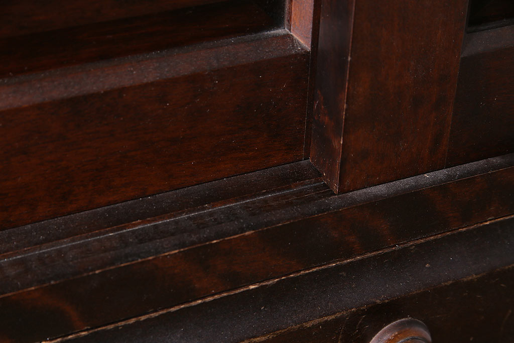 中古　北海道民芸家具　#530　和洋どちらのお部屋にも馴染みやすい戸棚付き整理タンス(衣装箪笥、重ねタンス)(R-046596)