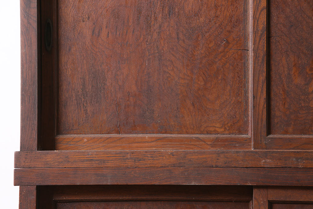 アンティーク家具　昭和初期　前面ケヤキ材　シンプルなつくりが魅力の戸棚(関東水屋箪笥、収納棚、キャビネット、食器棚)(R-046603)