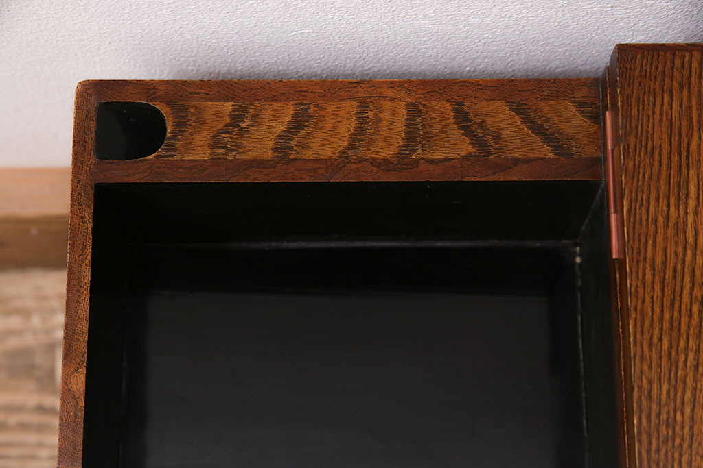 アンティーク　骨董　総欅材・玉杢材　漆塗り　銅金具付きの針箱(裁縫箱、小引き出し)(R-046621)