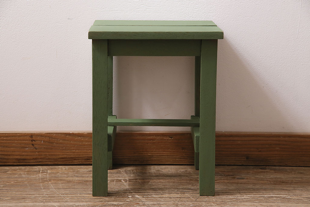 レトロ家具　ペイント　柔らかなグリーンの角スツール(椅子、チェア)(R-046623)