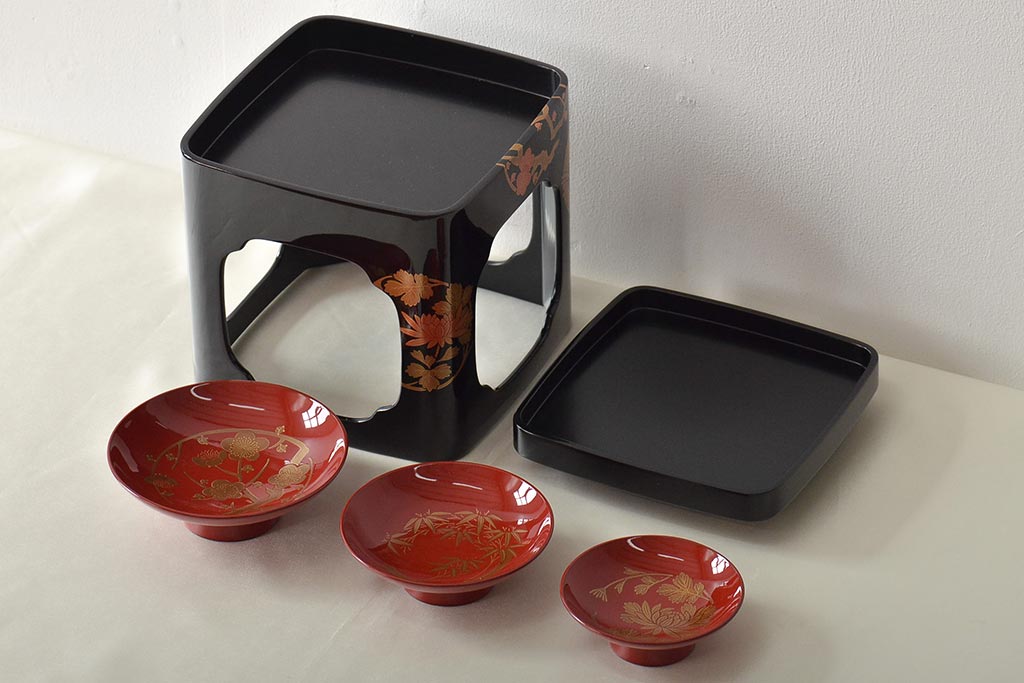 輪島塗　五島屋　木製蒔絵　屠蘇器　共箱(杯台、銚子、金彩)(R-046670)