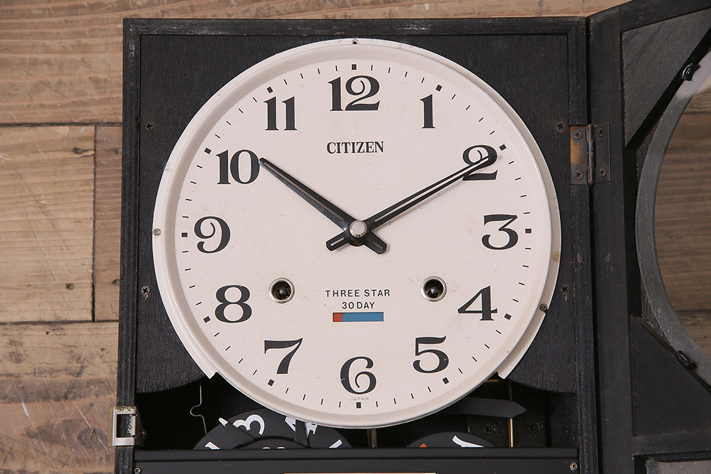 アンティーク時計　昭和中期　CITIZEN(シチズン)　30DAY　ゼンマイ式　カレンダー付　レトロなデザインが魅力の掛け時計(振り子時計、柱時計)(R-046734)