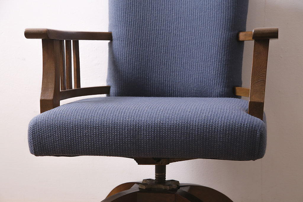 アンティーク家具　昭和中期　ナラ材　落ち着いた雰囲気のレトロな回転チェア(ドクターチェア、アームチェア、回転椅子)(R-046892)