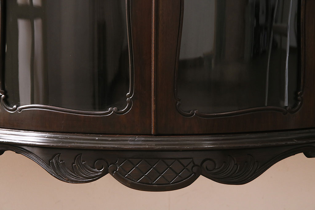 アンティーク家具　イギリスアンティーク　マホガニー材　優美なフォルムと彫刻が目を引くサイドボード(収納棚、飾り棚、キャビネット)(R-046906)