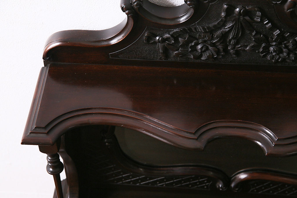 フランスアンティーク　マホガニー材　ミラー付き　上手物!凝った彫刻が魅力のパーラーキャビネット(ミラーバックサイドボード、サイドキャビネット、収納棚)(R-046908)