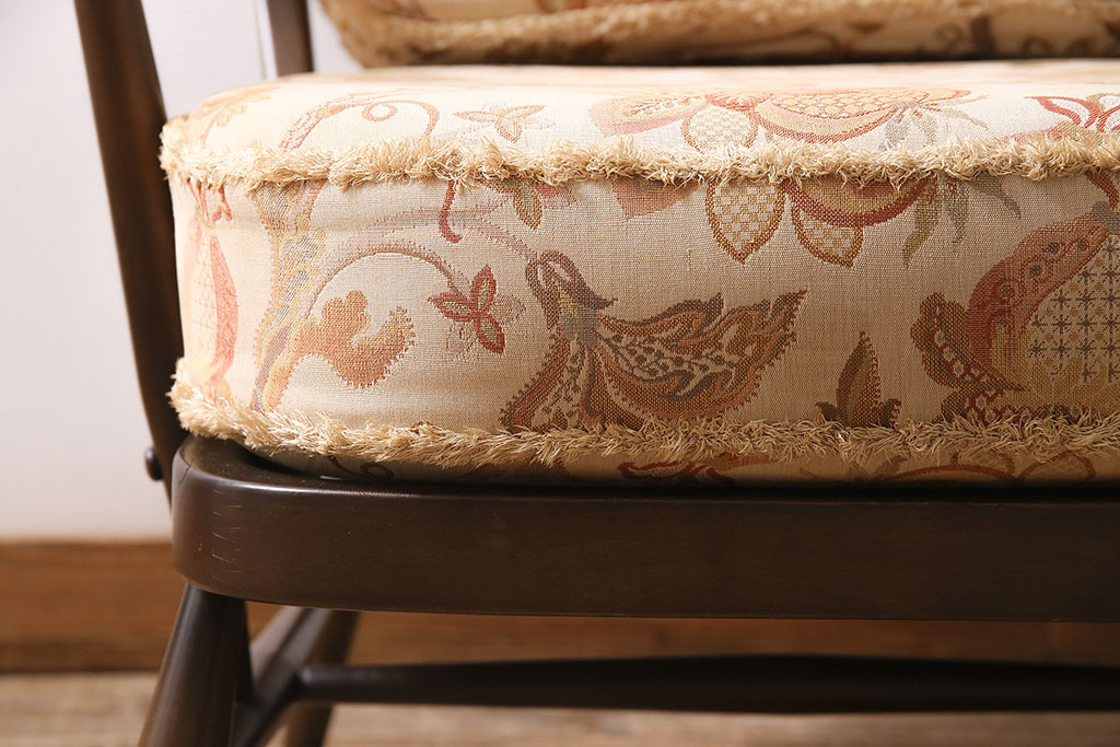 中古美品　ERCOL(アーコール)　淡い花柄のファブリックがお洒落な1人掛けソファ(ラウンジチェア、アームチェア、椅子、1シーターソファ)(R-046913)