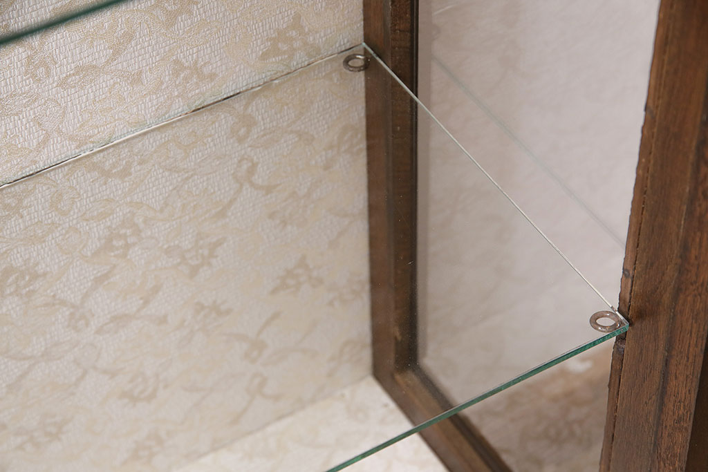 アンティーク家具　イギリスアンティーク　オーク材　脚のデザインがお洒落なキャビネット(ガラスケース、飾り棚)(R-046938)