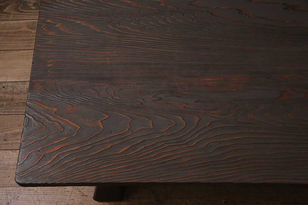 ヴィンテージ家具　昭和後期　民芸家具　高級杉材　木の風合いが楽しめる浮造り仕上げの座卓(ローテーブル、センターテーブル、ビンテージ)(R-046943)