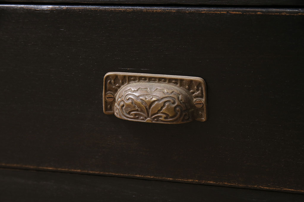 アンティーク家具　昭和初期　ペイント　薄型サイズが珍しい!コレクションのディスプレイにおすすめのキャビネット(収納棚、ガラス戸棚、飾り棚)(R-046945)