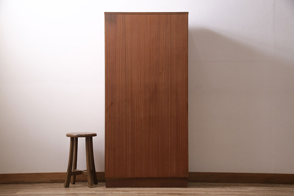 ヴィンテージ家具　北欧ビンテージ　チーク材　すっきりとしたデザインの小振りなキャビネット(収納棚、本箱、ブックケース)(R-046955)