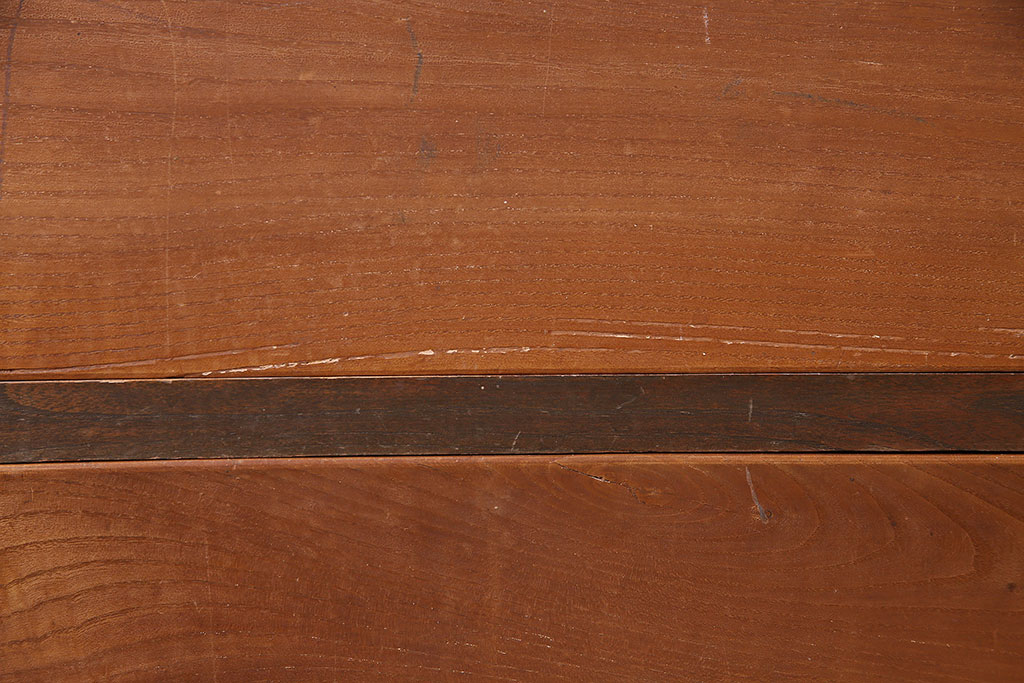レトロ家具　戸棚付き　昭和レトロな雰囲気たっぷりのタンス(引き出し)(R-046965)
