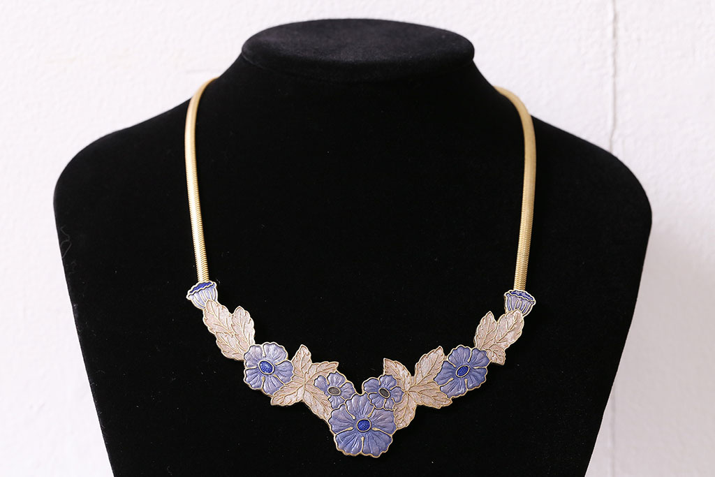 ヴィンテージアクセサリー Exquisite of Solifull 薔薇飾り