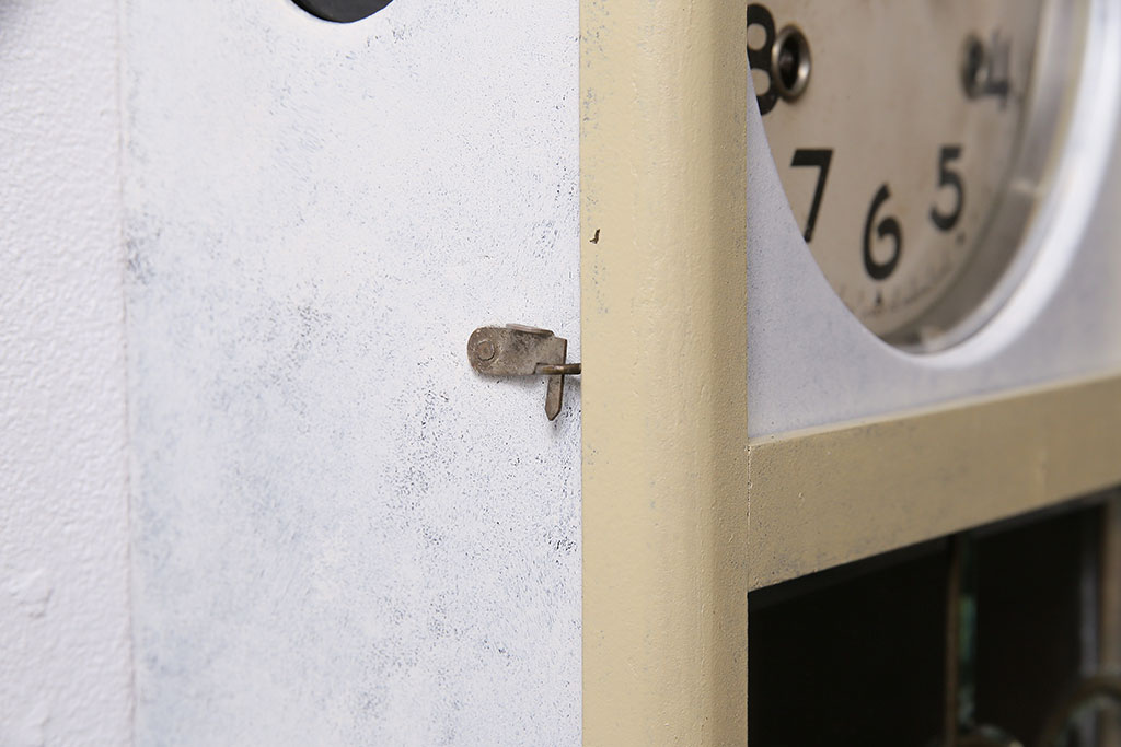 アンティーク時計　昭和レトロ　昭和中期　ペイント　Meiji(明治時計社)　ゼンマイ式　大振りのレトロな掛け時計(柱時計、振り子時計)(R-047031)