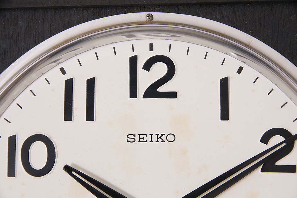 アンティーク時計　昭和レトロ　SEIKO　Sonola(セイコー・ソノーラ)　電池式　カレンダー付き　レトロな雰囲気漂う掛け時計(トランジスタ時計、柱時計)(R-047034)