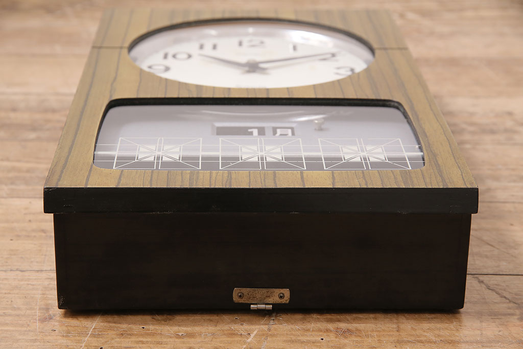 アンティーク時計　昭和レトロ　SEIKO　Sonola(セイコー・ソノーラ)　電池式　カレンダー付き　 レトロな雰囲気漂う掛け時計(トランジスタ時計、柱時計)(R-047034)