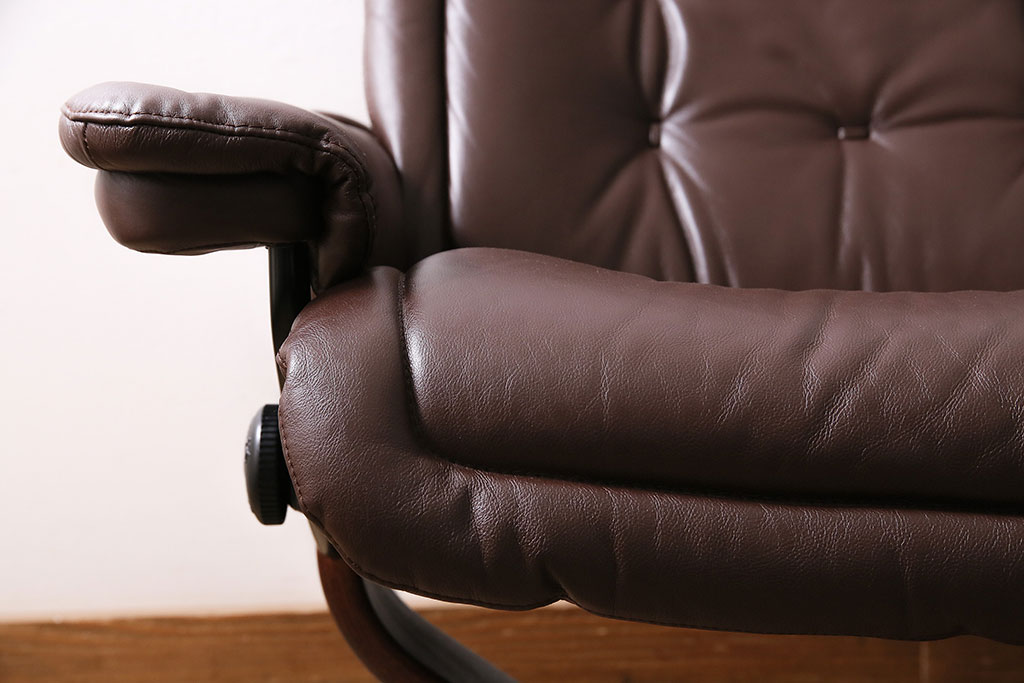 中古　EKORNES(エコーネス)　本革　ロイヤルシリーズ　オットマン付き　ストレスレスチェア(定価約46万円)(リクライニングチェア、アームチェア、椅子)(R-047035)