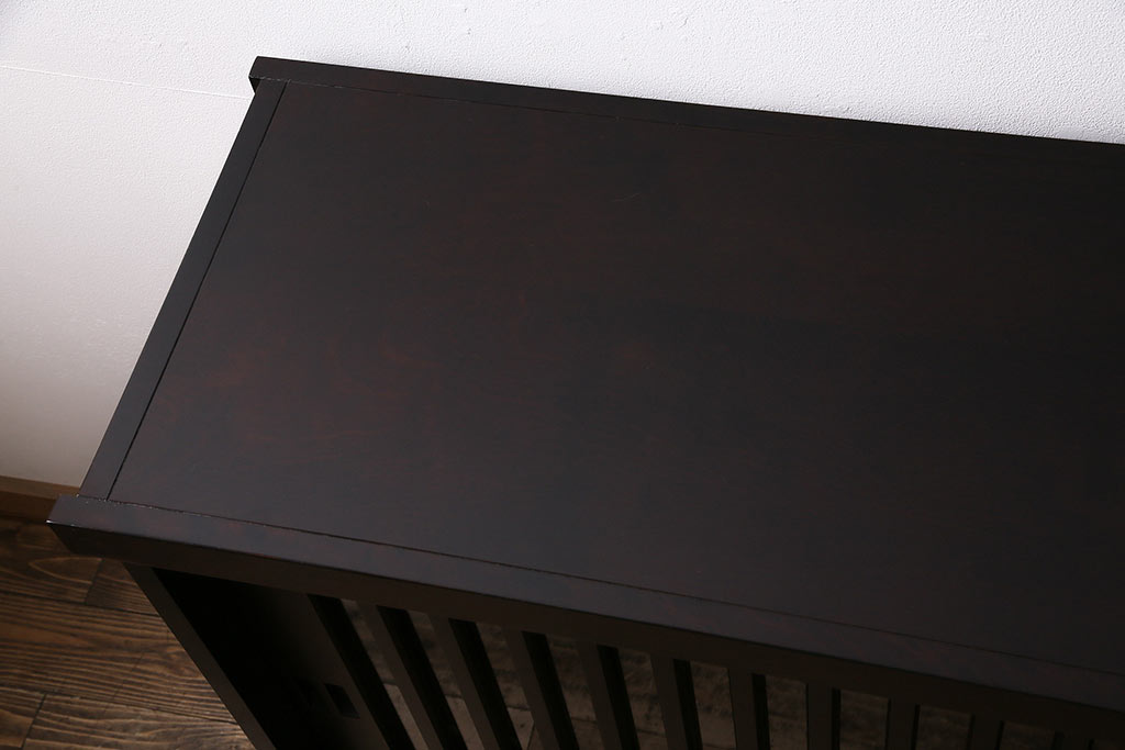 中古　旭川家具　北樹シリーズ　150K　樺材の濃い色合いが美しい茶棚(定価約27万円)(食器棚、サイドボード、収納棚)(R-047092)