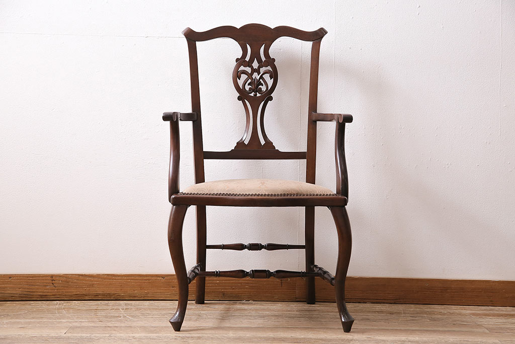 フランスアンティーク　マホガニー材　高級品!華奢なシルエットと背もたれの意匠が美しいチェア(サロンチェア、アームチェア、椅子)(R-047109)