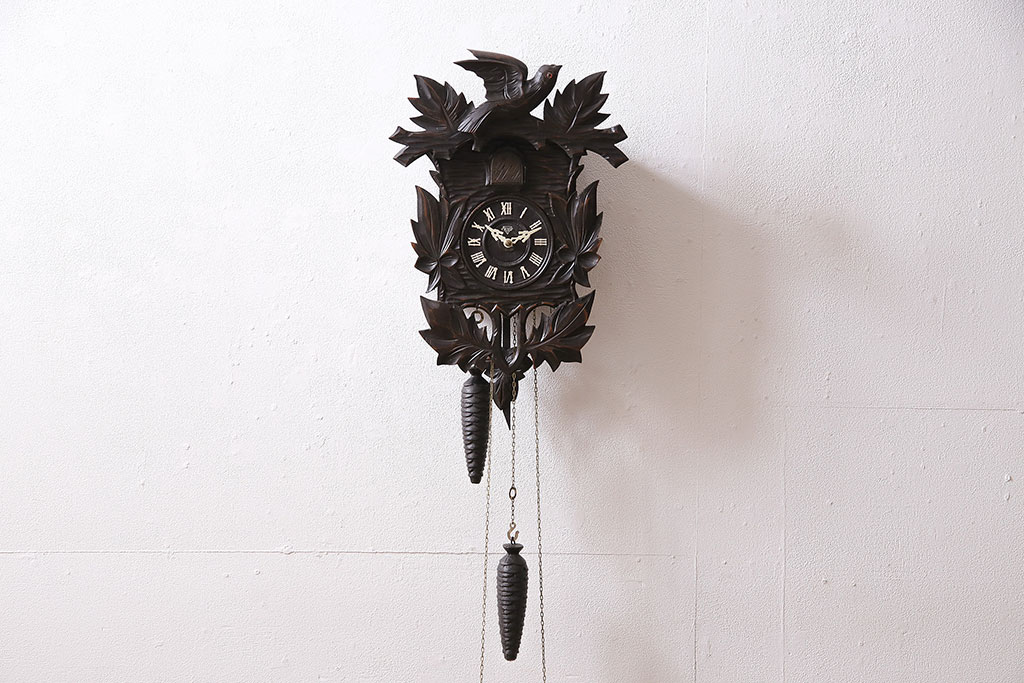 アンティーク時計　昭和レトロ　御研機器製(ミケン)　凝った彫刻が目を引く木製鳩時計(柱時計、掛け時計、彫刻、Cuckoo　 Clock)(R-047202)