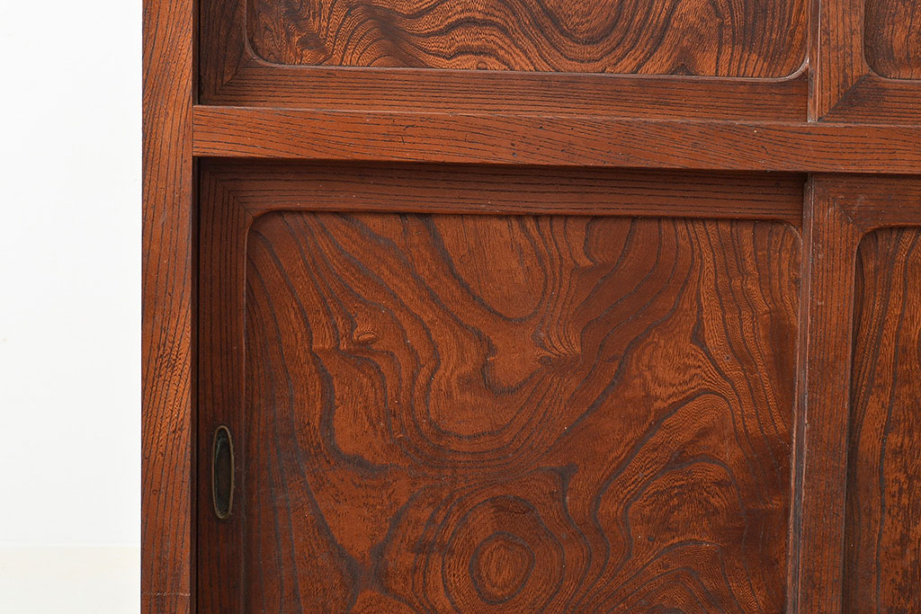 和製アンティーク　ケヤキの木目が上質な空間づくりを叶える関東水屋箪笥(茶箪笥、収納棚、キャビネット)(R-047225)