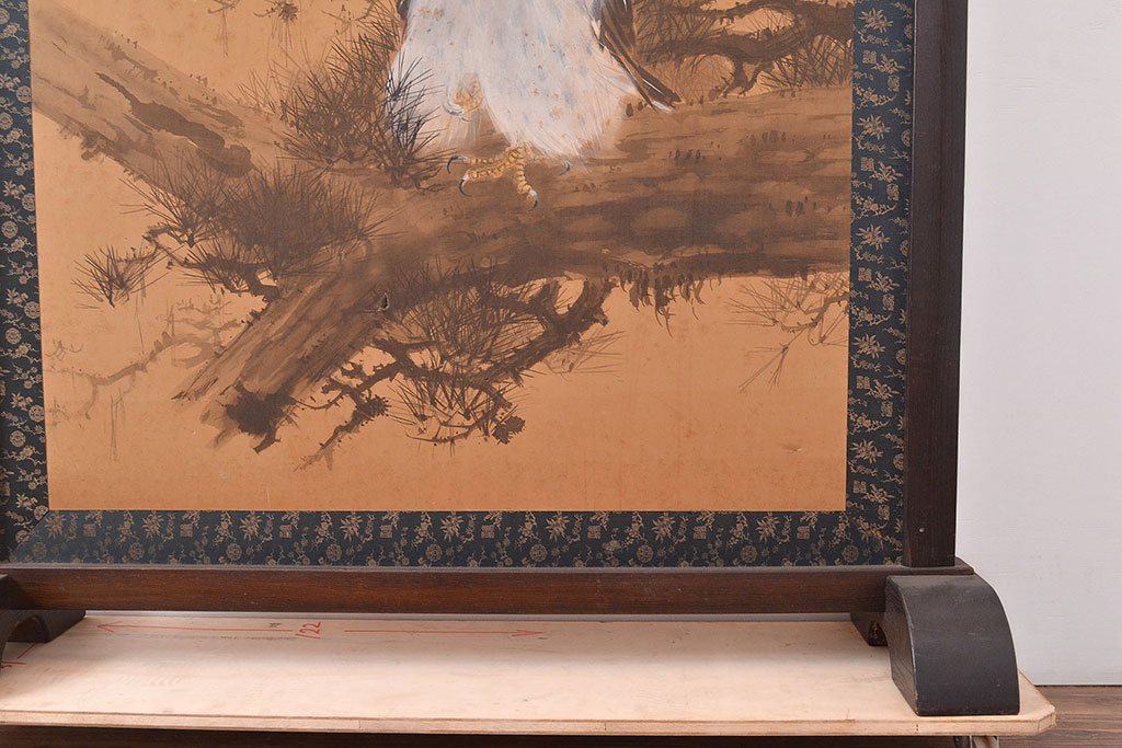 大正昭和初期　枠桑材　松に鷹図　落ち着いた和を演出する衝立(茶道具、つい立)(R-047231)