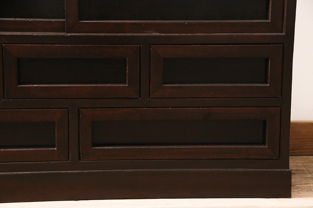 中古　赤みがかった木肌が上品な民芸家具の戸棚(茶棚、水屋箪笥、松本民芸家具)(R-047238)