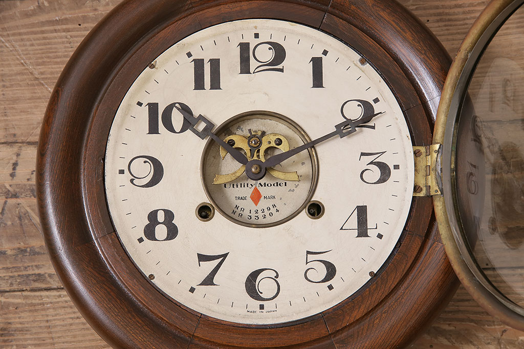 アンティーク時計　8DAY CLOCK　お洒落なディスプレイとして活躍してくれる赤菱式改良掛時計(柱時計、壁掛け時計、ディスプレイ時計)(R-047277)