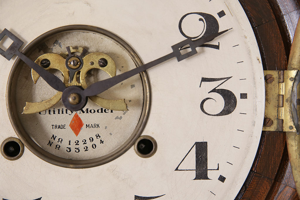 アンティーク時計　8DAY CLOCK　お洒落なディスプレイとして活躍してくれる赤菱式改良掛時計(柱時計、壁掛け時計、ディスプレイ時計)(R-047277)