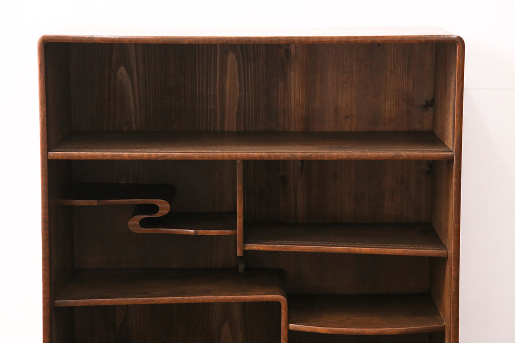 【セミオーダー家具実例】昭和中期の茶棚に高品質リペアを施しました。建具や引き戸、引き出しの開閉や強度の状態チェックをして安心!木本来の色味を活かした着色で落ち着きのある雰囲気に仕上げました。(収納棚、戸棚、茶箪笥)