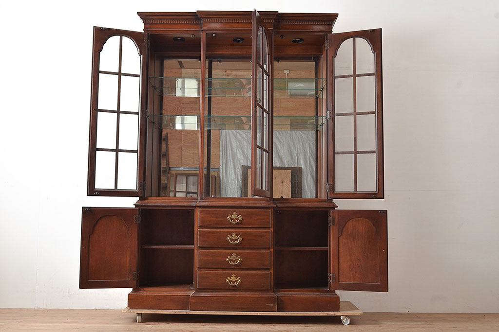 中古　DREXEL HERITAGE(ドレクセルヘリテイジ)　LARRY W. KIDDY　コレクションケースにおすすめ!高級感を演出する照明付きキャビネット(キュリオケース、飾り棚)(R-047305)